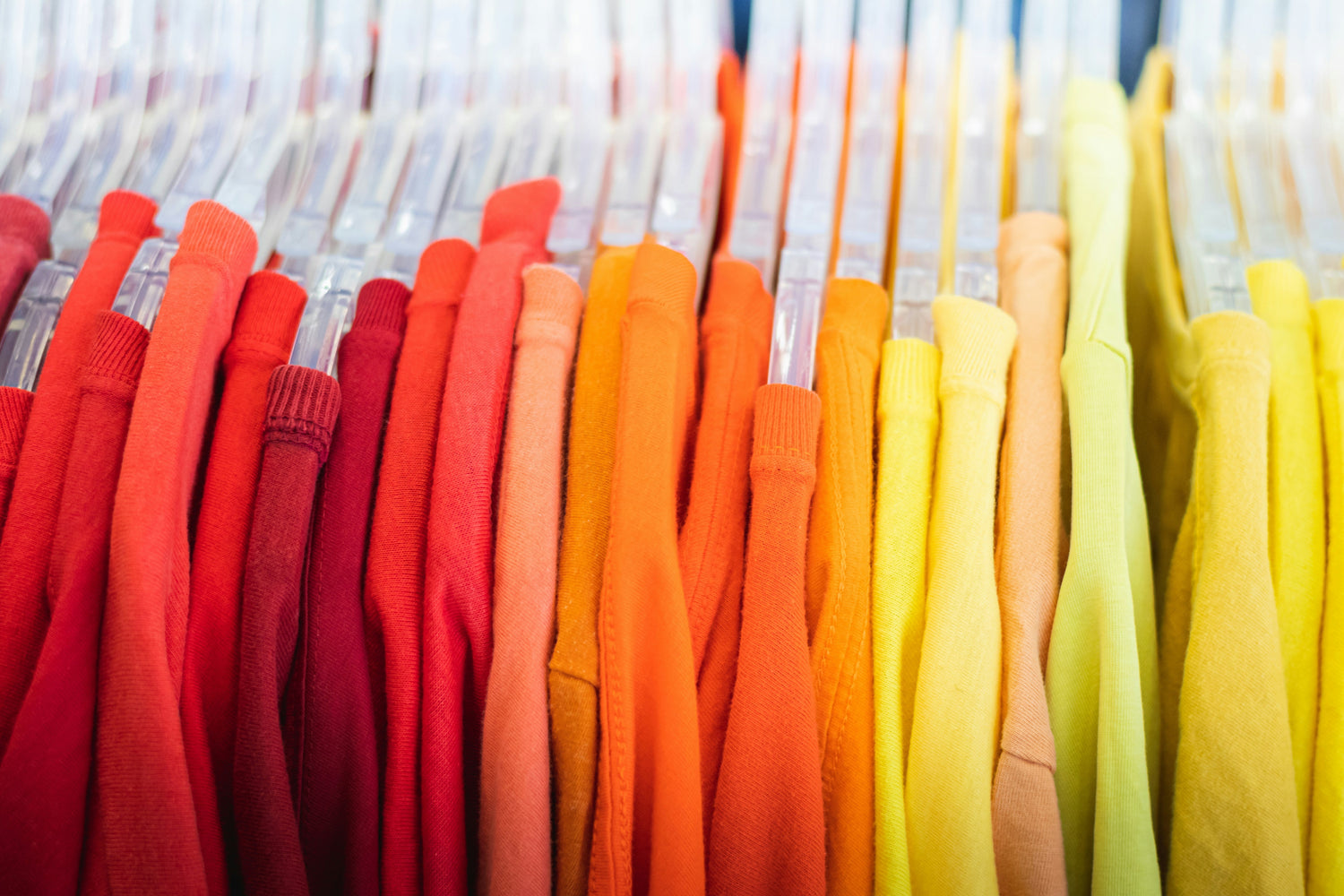 Come abbinare i colori delle tinture per tessuti